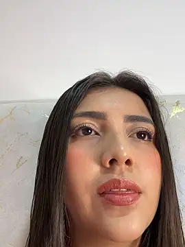 Snapshot of Lupe_19 chatting on 10.19.25 Lupe 19 online show from 10.19.25