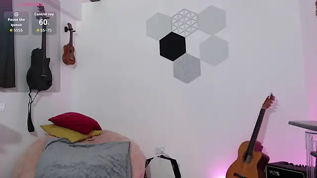 Susanahendrix online show from 05.05.26