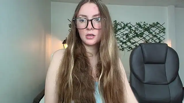 velvet  moon online show from 04.16.26