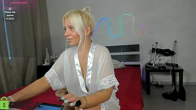 Snapshot of Stasy_Traiin chatting on 09.23.25 Stasy Traiin online show from 09.23.25