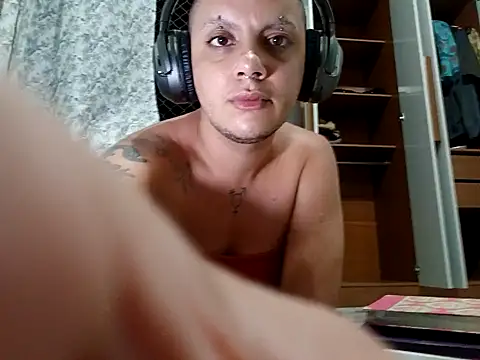 Snapshot of ttransviado chatting on 11.12.25 ttransviado online show from 11.12.25