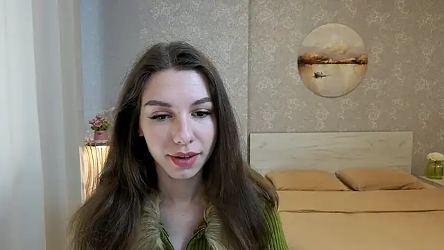 Snapshot of KellyShines chatting on 04.13.26 KellyShines online show from 04.13.26