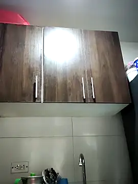 Megara 25 online show from 11.28.25