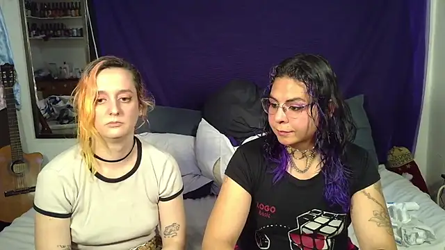 Snapshot of Alani_TransGirl chatting on 10.01.25 Alani TransGirl online show from 10.01.25