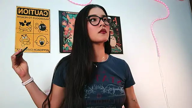 Snapshot of Aurorabeck_ chatting on 10.11.25 Aurorabeck online show from 10.11.25