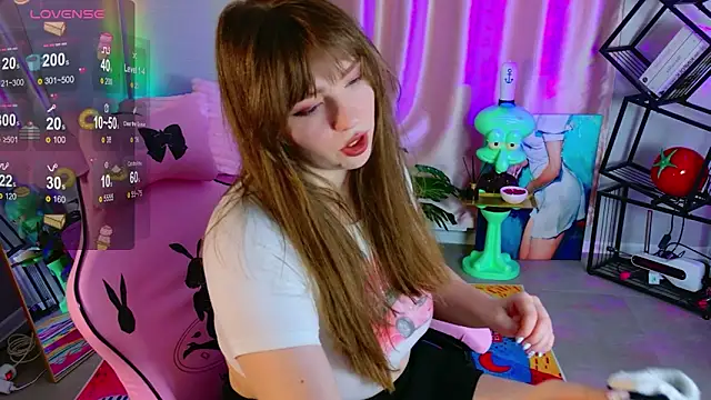 Snapshot of Moon__Bunny chatting on 05.08.26 Moon Bunny online show from 05.08.26