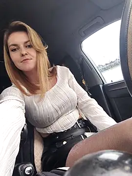 YOOUR EVAA online show from 02.06.26