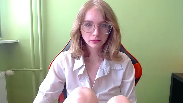 juicyPenny online show from 04.11.26