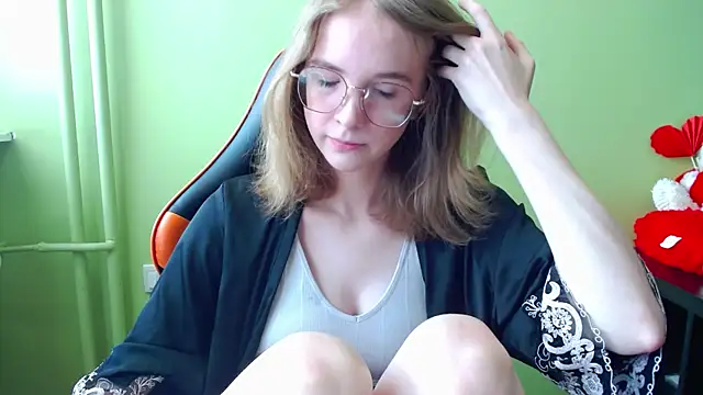 juicyPenny online show from 04.17.26