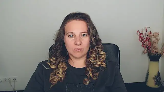 Snapshot of Darklure_ chatting on 09.12.25 Darklure  online show from 09.12.25