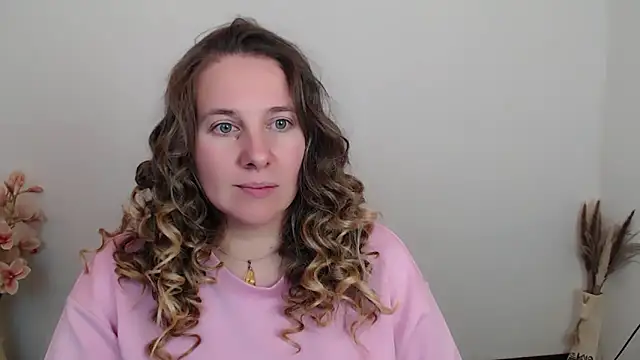 Snapshot of Darklure_ chatting on 10.07.25 Darklure  online show from 10.07.25