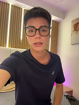 Snapshot of Dulcey_ chatting on 03.18.26 Dulcey online show from 03.18.26