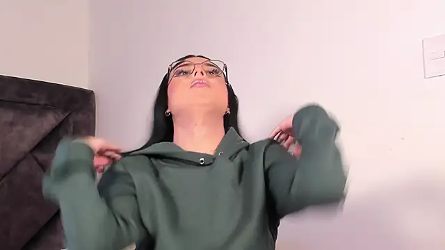 Snapshot of SamanthaRivas_ chatting on 09.19.25 SamanthaRivas online show from 09.19.25