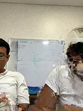 Snapshot of Daliz chatting on 09.30.25 Daliz online show from 09.30.25