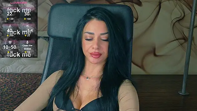 NaomiScarlet online show from 11.18.25