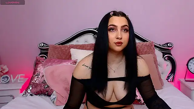 Snapshot of SweetySasha18 chatting on 05.25.26 SweetySasha18 online show from 05.25.26