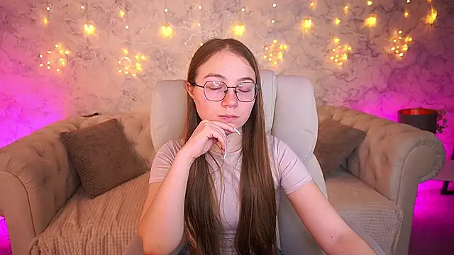 ArrinaWairr online show from 03.10.26