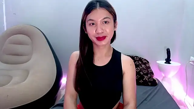 LucyApalla online show from 09.25.25