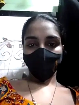 Snapshot of Zoya_G chatting on 10.15.25 Zoya G online show from 10.15.25