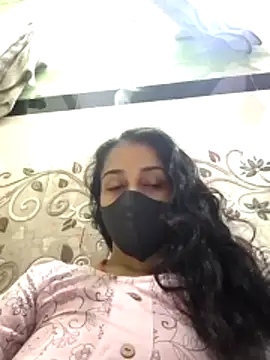 Snapshot of Zoya_G chatting on 12.15.25 Zoya G online show from 12.15.25