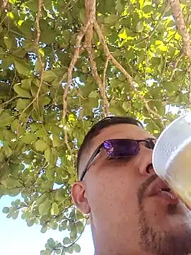 feehzungi0000 online show from 11.29.25