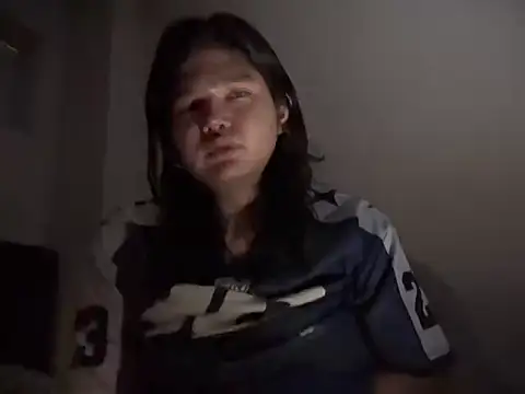 Snapshot of LeanneBettina chatting on 11.24.25 LeanneBettina online show from 11.24.25