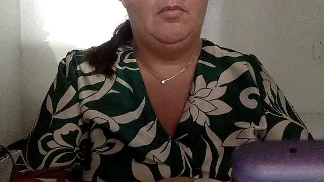 Snapshot of LaReginaNera chatting on 06.26.26 LaReginaNera online show from 06.26.26