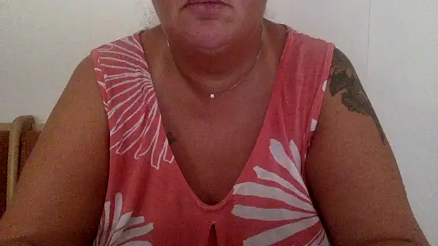 Snapshot of LaReginaNera chatting on 07.25.26 LaReginaNera online show from 07.25.26