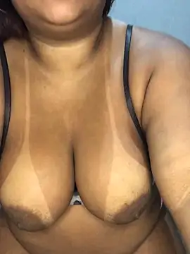 Snapshot of melcarioca1111 chatting on 11.05.25 melcarioca1111 online show from 11.05.25