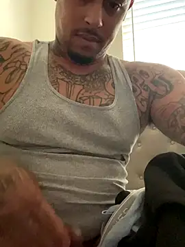 Snapshot of pnwzo chatting on 10.10.25 pnwzo online show from 10.10.25