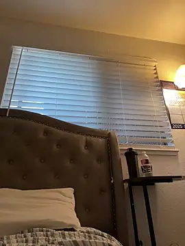 Snapshot of pnwzo chatting on 10.30.25 pnwzo online show from 10.30.25