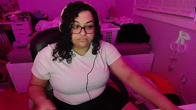 Snapshot of chericheesecake chatting on 09.20.25 chericheesecake online show from 09.20.25