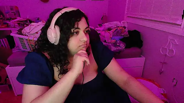 Snapshot of chericheesecake chatting on 09.21.25 chericheesecake online show from 09.21.25