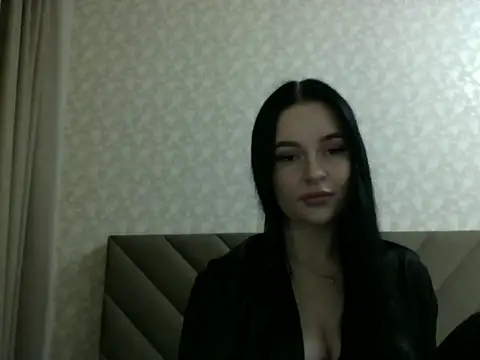 Lulii24 online show from 10.22.25