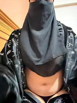 Snapshot of _Laiali_ chatting on 10.05.25 Laiali online show from 10.05.25