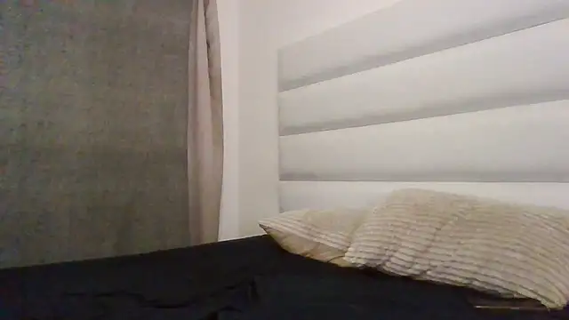 Snapshot of SexyNonnyy chatting on 11.01.25 SexyNonnyy online show from 11.01.25