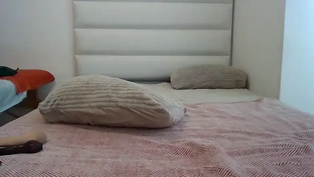 Snapshot of SexyNonnyy chatting on 02.12.26 SexyNonnyy online show from 02.12.26