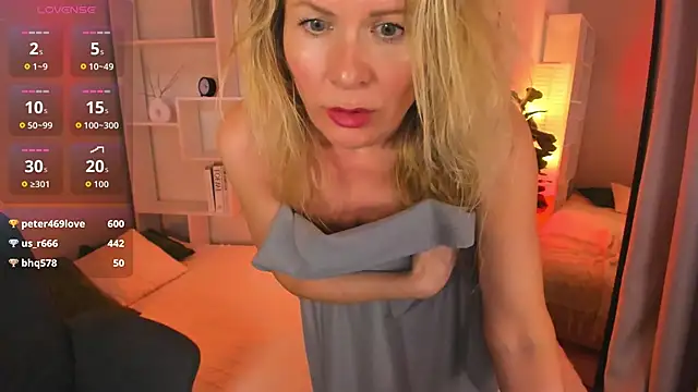Snapshot of Julia_Giulia chatting on 05.04.26 Julia Giulia online show from 05.04.26