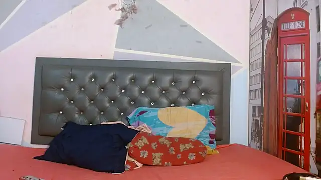 Snapshot of Kylie_Jennerr chatting on 05.30.26 Kylie Jennerr online show from 05.30.26
