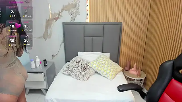 TIFFANY BELLO online show from 11.24.25