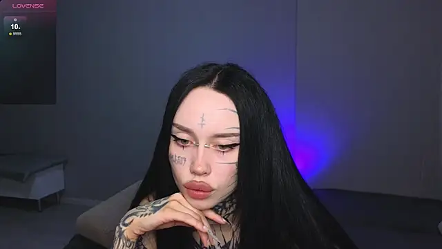 Snapshot of Somniyaa chatting on 05.27.26 Somniyaa online show from 05.27.26