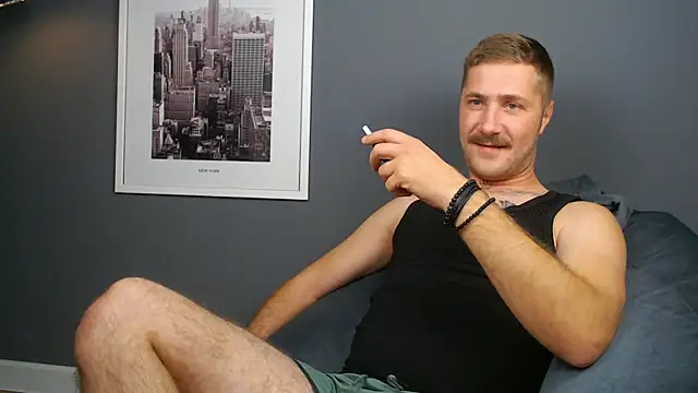 Snapshot of Mr_At_ chatting on 10.28.25 Mr At  online show from 10.28.25