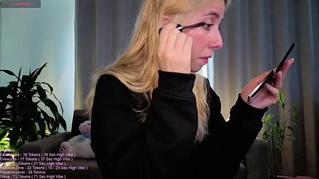 Snapshot of _LittleSammy chatting on 05.22.26 LittleSammy online show from 05.22.26