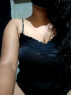 Snapshot of DiyaRoy49 chatting on 04.22.26 DiyaRoy49 online show from 04.22.26