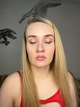 KiraBerht online show from 03.21.26