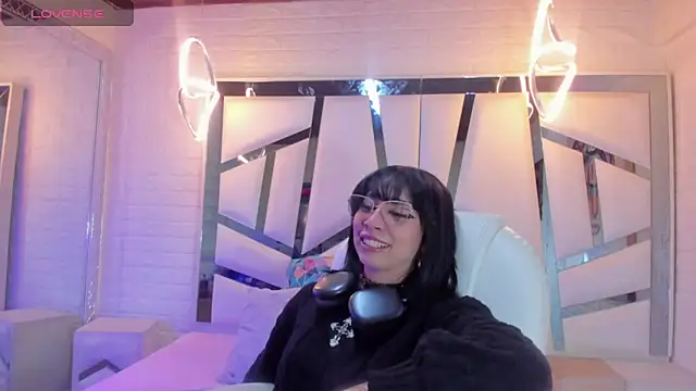 Niina Sissy online show from 05.04.26