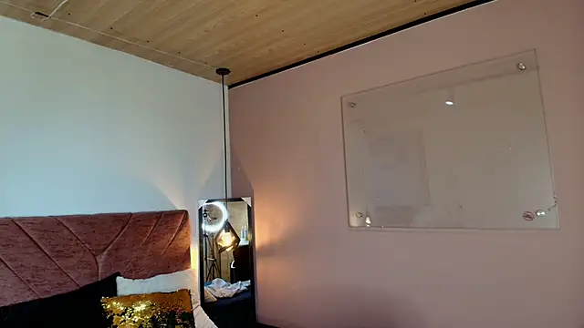 Hanna Lee   online show from 02.04.26