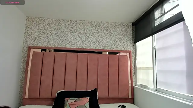 Hanna Lee   online show from 03.05.26