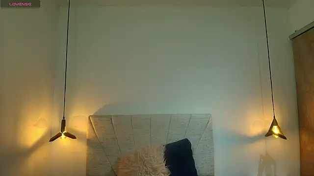 Hanna Lee   online show from 07.10.26