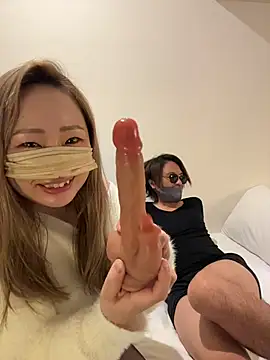 Snapshot of POMUPOMUPURIN2 chatting on 12.23.25 POMUPOMUPURIN2 online show from 12.23.25